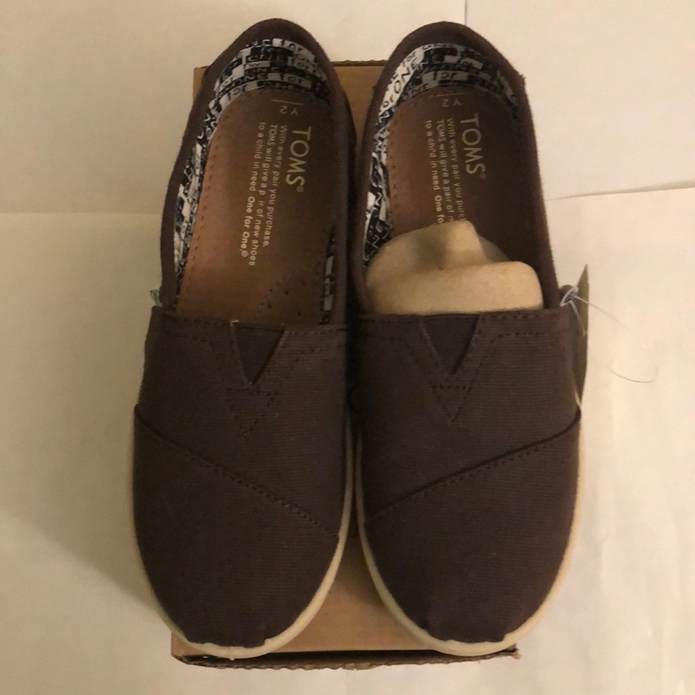Brand new brown TOMS with toms bag
